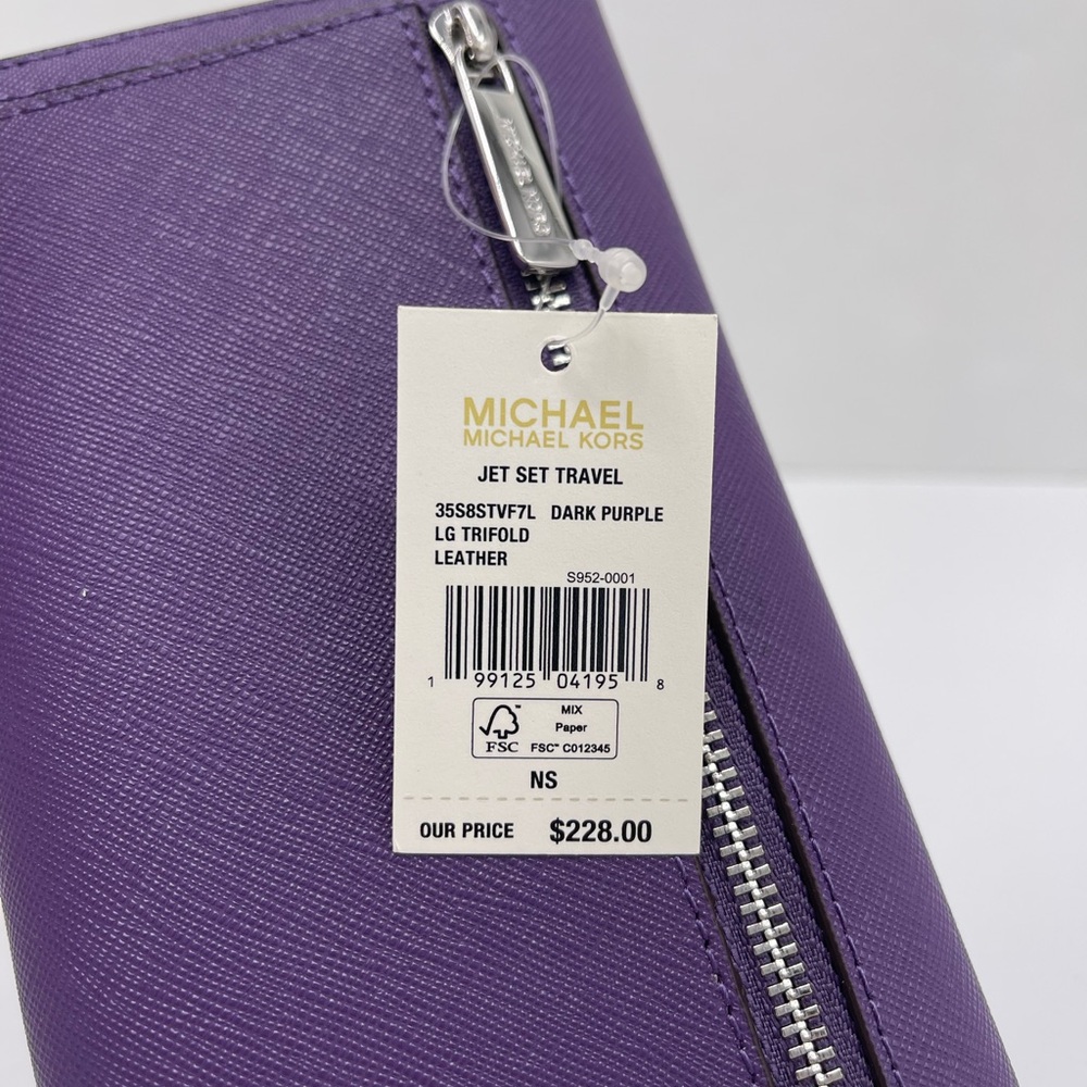 Michael Kors Lg Jet Set Travel Trifold Leather Wallet 
Dark Purple 
NWT - Picture 9 of 16